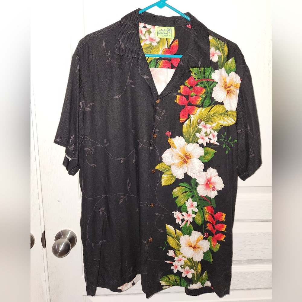 Mens Hawaiian flower shirt